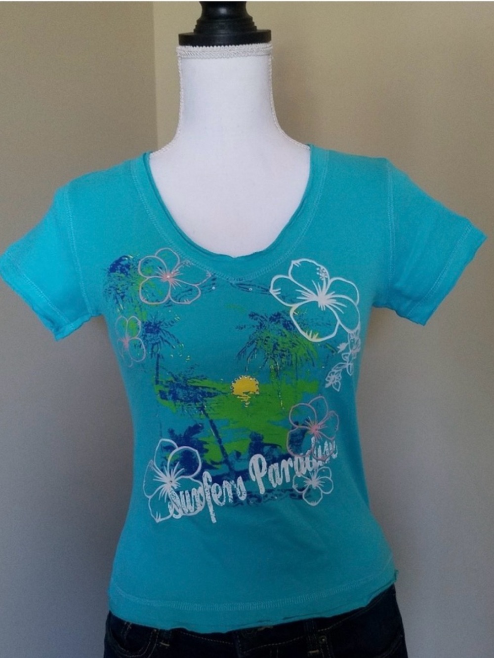 Graphic Short Sleeve V-neck T-shirt NWT